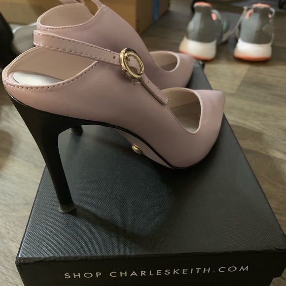 Lavender string back heels - Picture 2 of 8